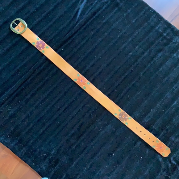 Paris Vintage Light Brown Embossed floral Pattern Belt Size 30 - Picture 1 of 6